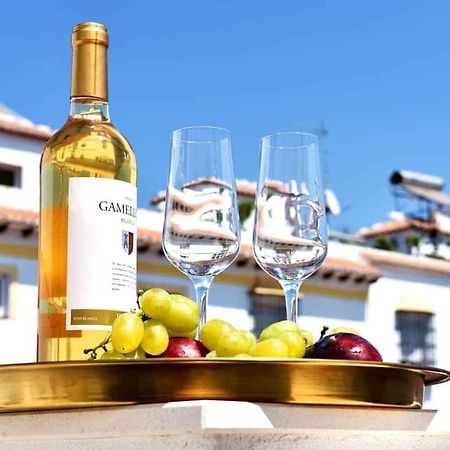 Villa New Townhouse In The Heart Of Nerja With Jacuzzi Exterior foto