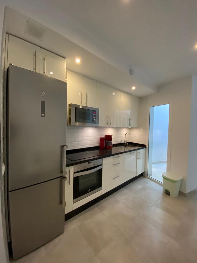 Villa New Townhouse In The Heart Of Nerja With Jacuzzi Exterior foto