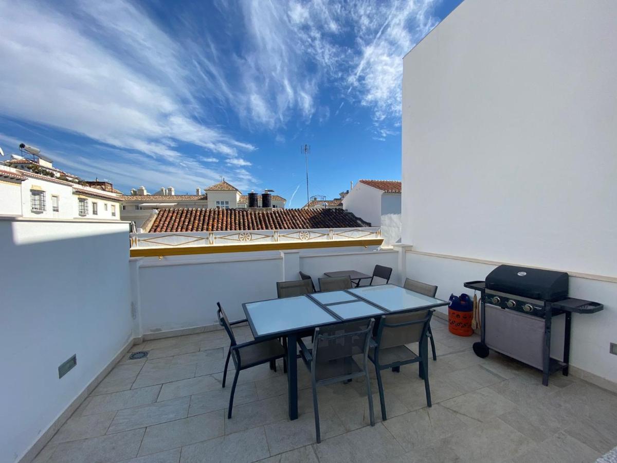 Villa New Townhouse In The Heart Of Nerja With Jacuzzi Exterior foto