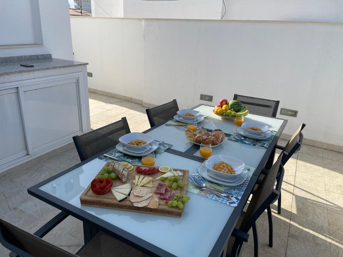 Villa New Townhouse In The Heart Of Nerja With Jacuzzi Exterior foto