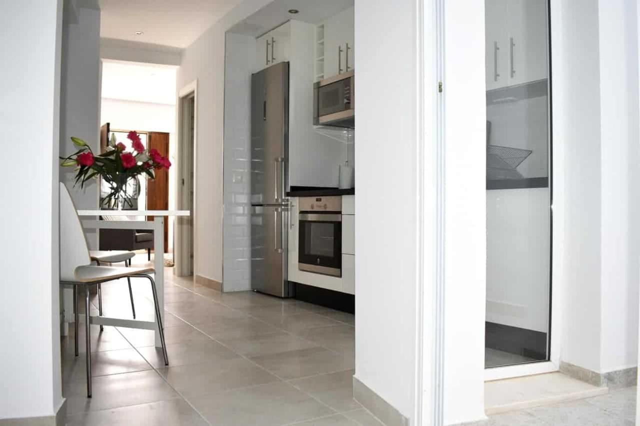 Villa New Townhouse In The Heart Of Nerja With Jacuzzi Exterior foto
