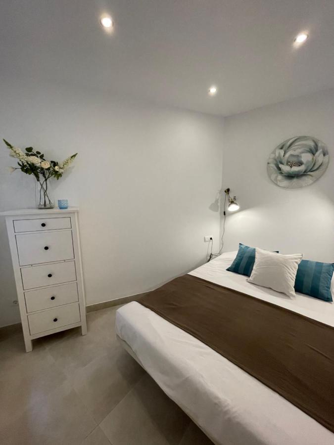 Villa New Townhouse In The Heart Of Nerja With Jacuzzi Exterior foto