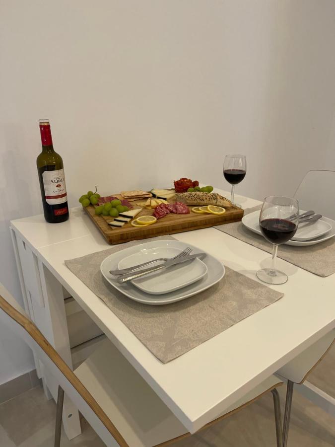 Villa New Townhouse In The Heart Of Nerja With Jacuzzi Exterior foto