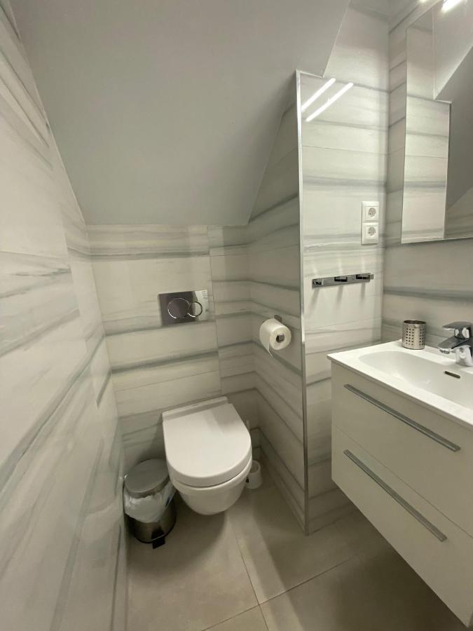 Villa New Townhouse In The Heart Of Nerja With Jacuzzi Exterior foto